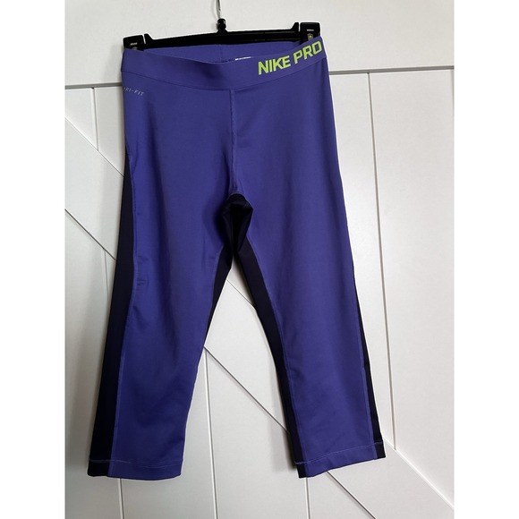 Nike PRO Crop Tight Purple/Black Athletic Capri Leggings Small - Picture 1 of 6